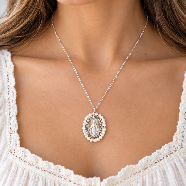 Alba Bijoux – Collana Madonna Perla